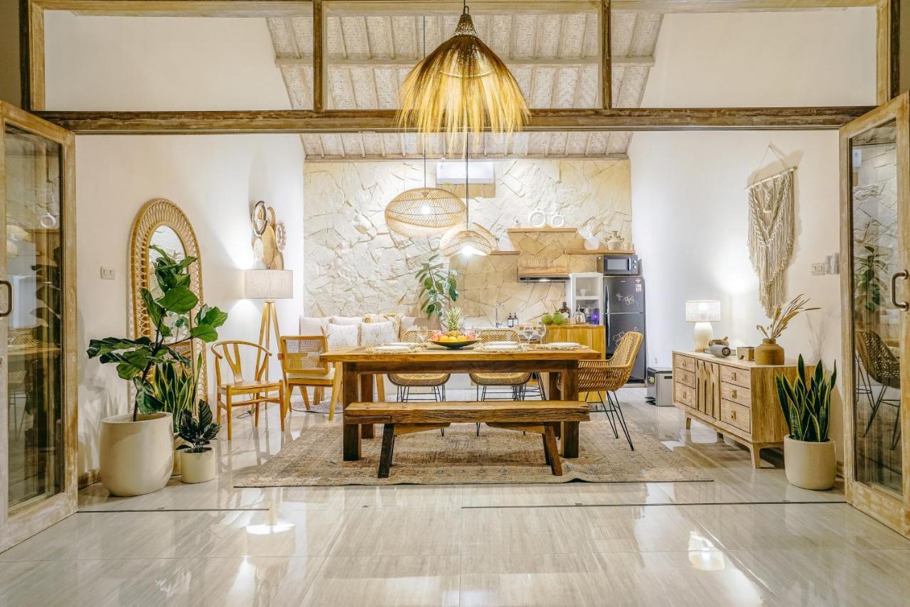 Villa Aarka - Chic Balinese Bohemian Retreat In Seminyak